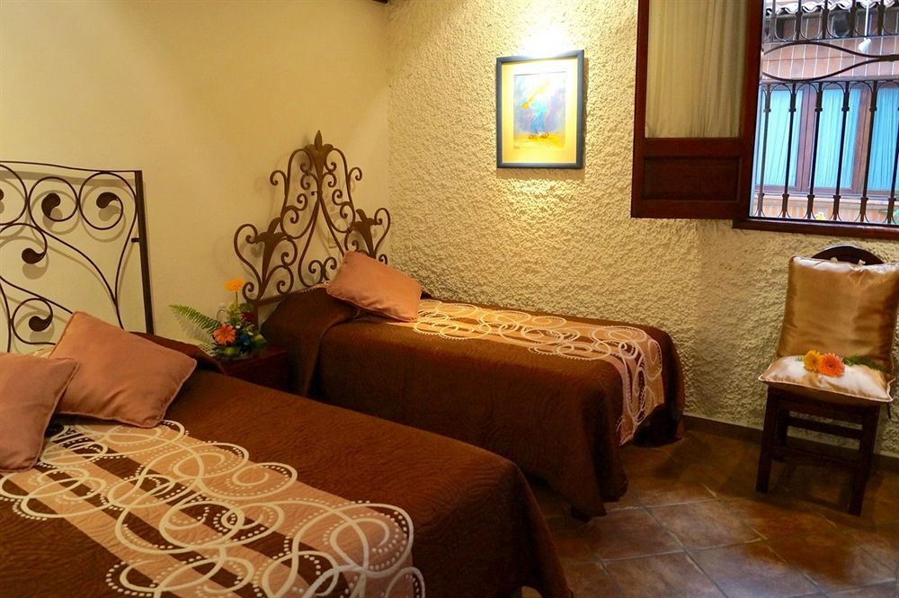 Hotel Meson De Los Remedios 모렐리아 외부 사진