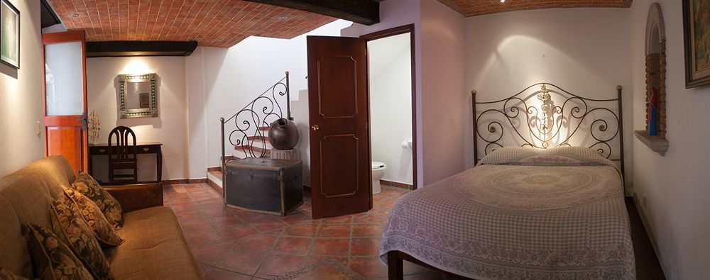 Hotel Meson De Los Remedios 모렐리아 외부 사진
